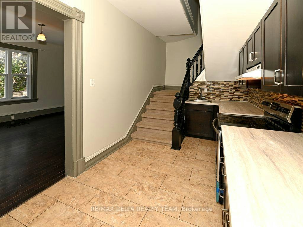 355 Bronson Avenue, Ottawa, ON, K1R 6J4 - 2