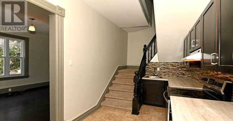 355 Bronson Avenue, Ottawa, ON, K1R 6J4 - 2