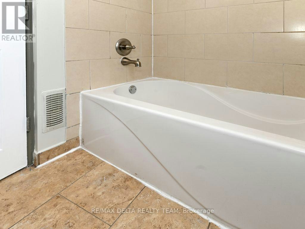 355 Bronson Avenue, Ottawa, ON, K1R 6J4 - 13