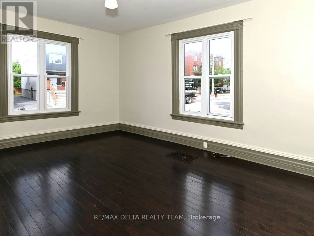 355 Bronson Avenue, Ottawa, ON, K1R 6J4 - 6
