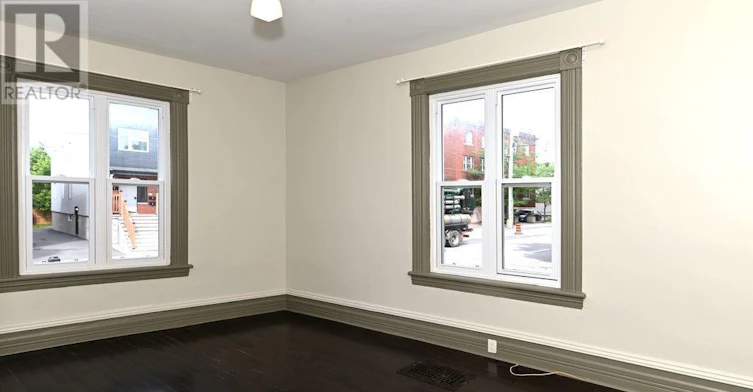 355 Bronson Avenue, Ottawa, ON, K1R 6J4 - 6