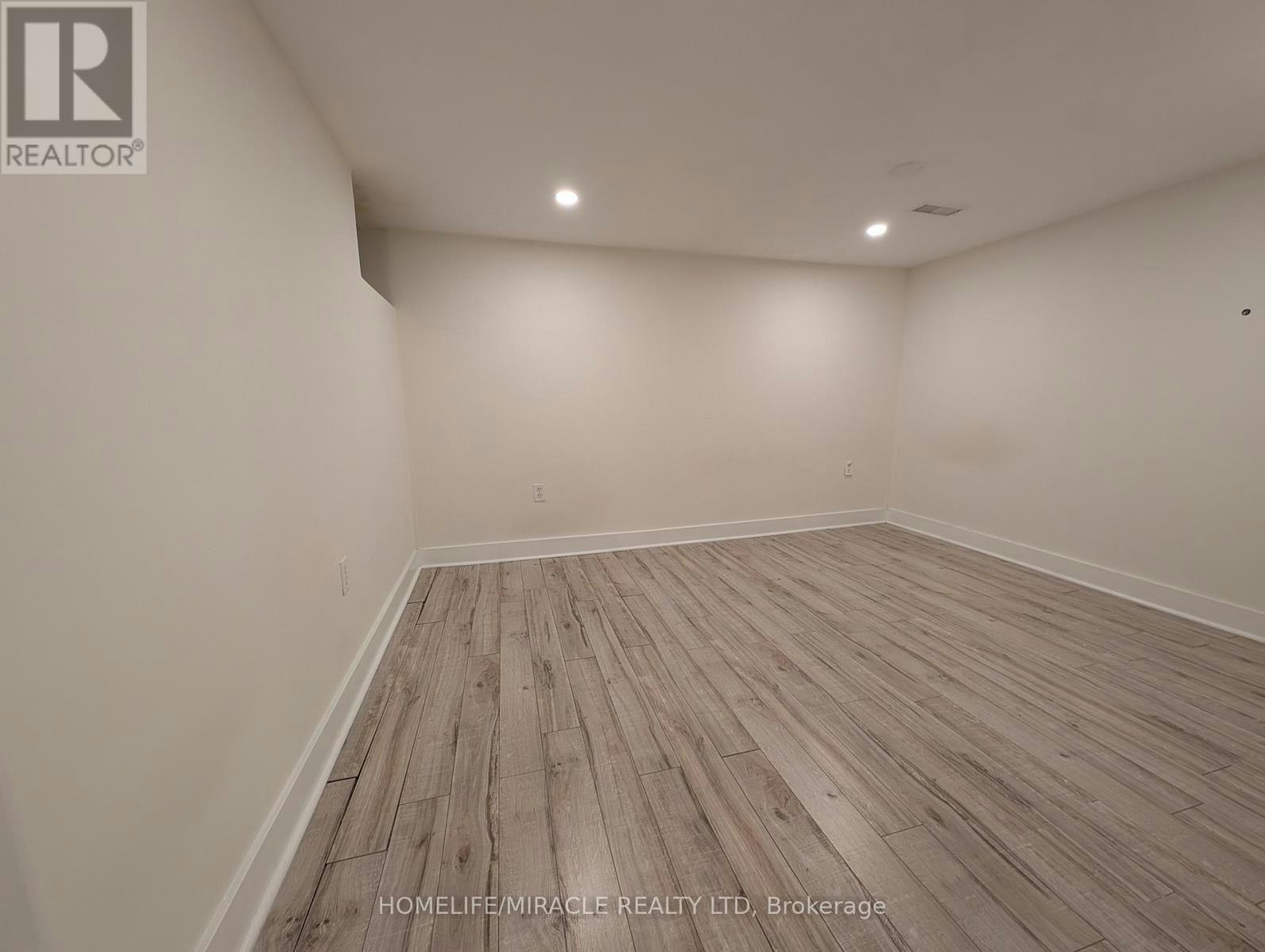 BSMT-33 Trammell Lane, Brampton, ON, L6Y 4J3 - 3