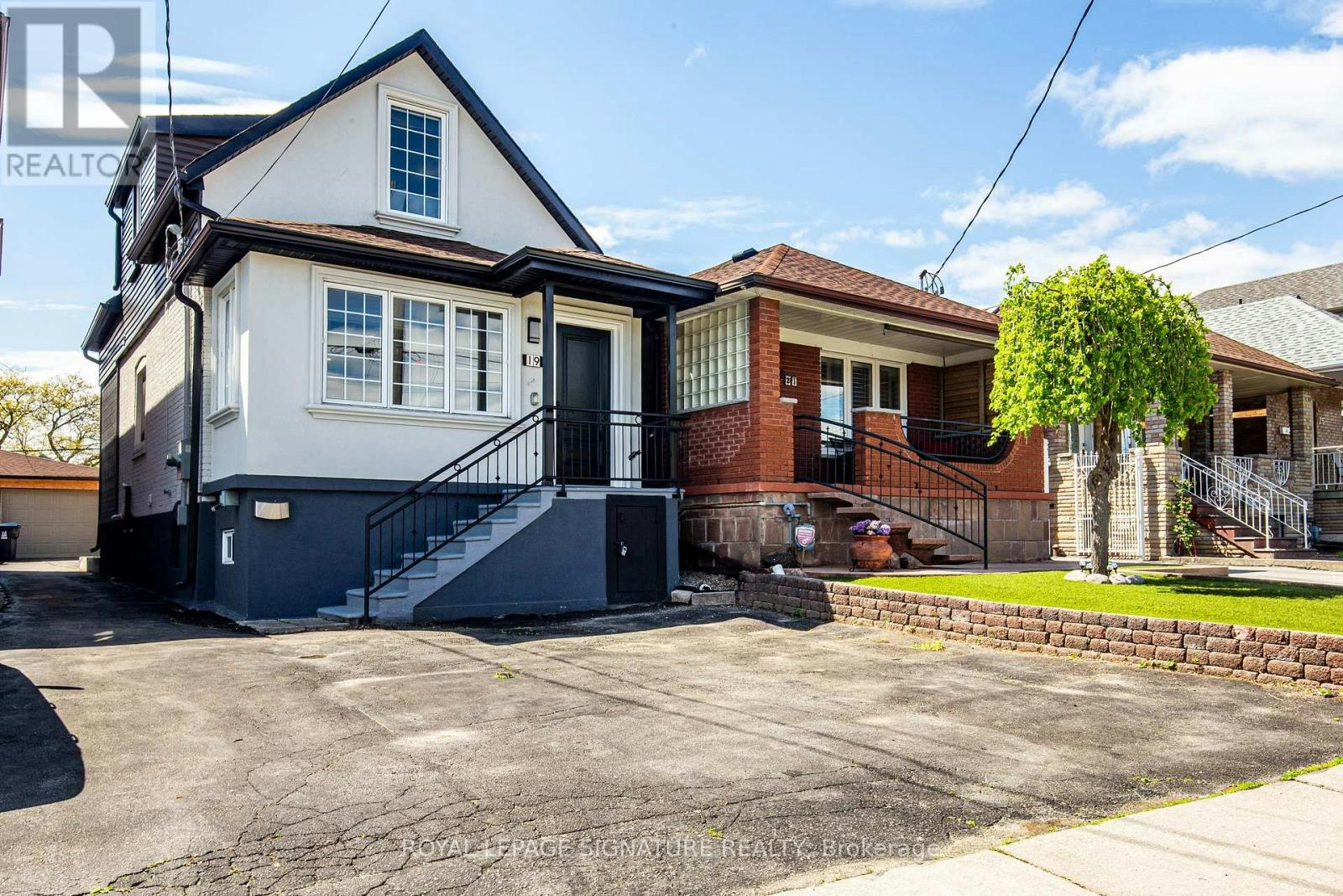 19 Schell Avenue, Toronto, ON, M6E 2S7