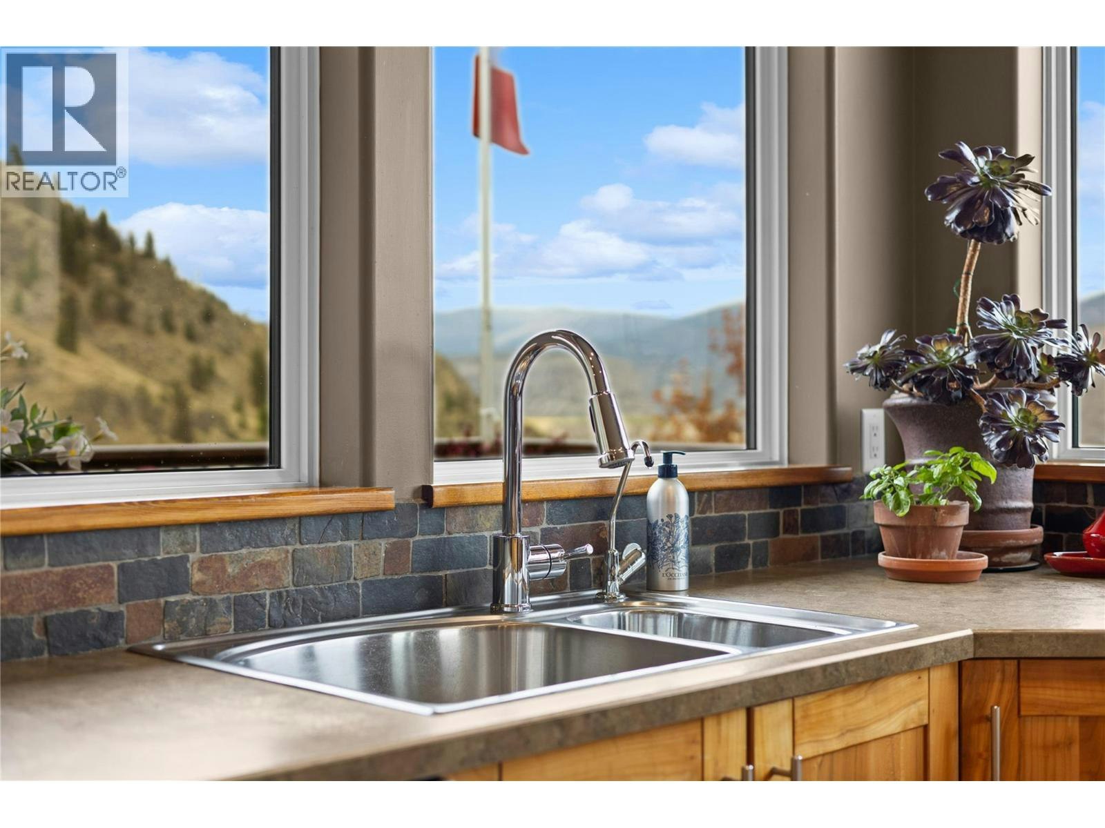 594 Wilson Mountain Road, Oliver, BC, V0H 1T5 - 11