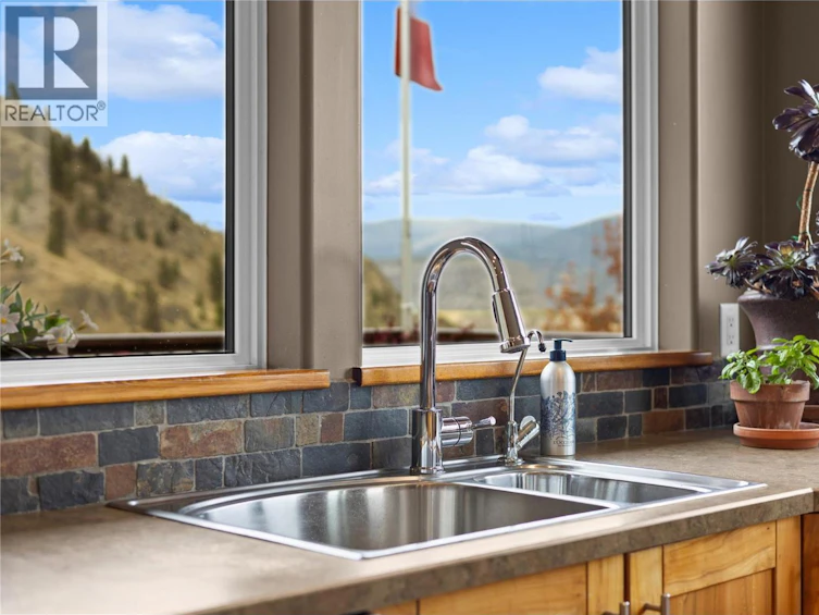 594 Wilson Mountain Road, Oliver, BC, V0H 1T5 - 11
