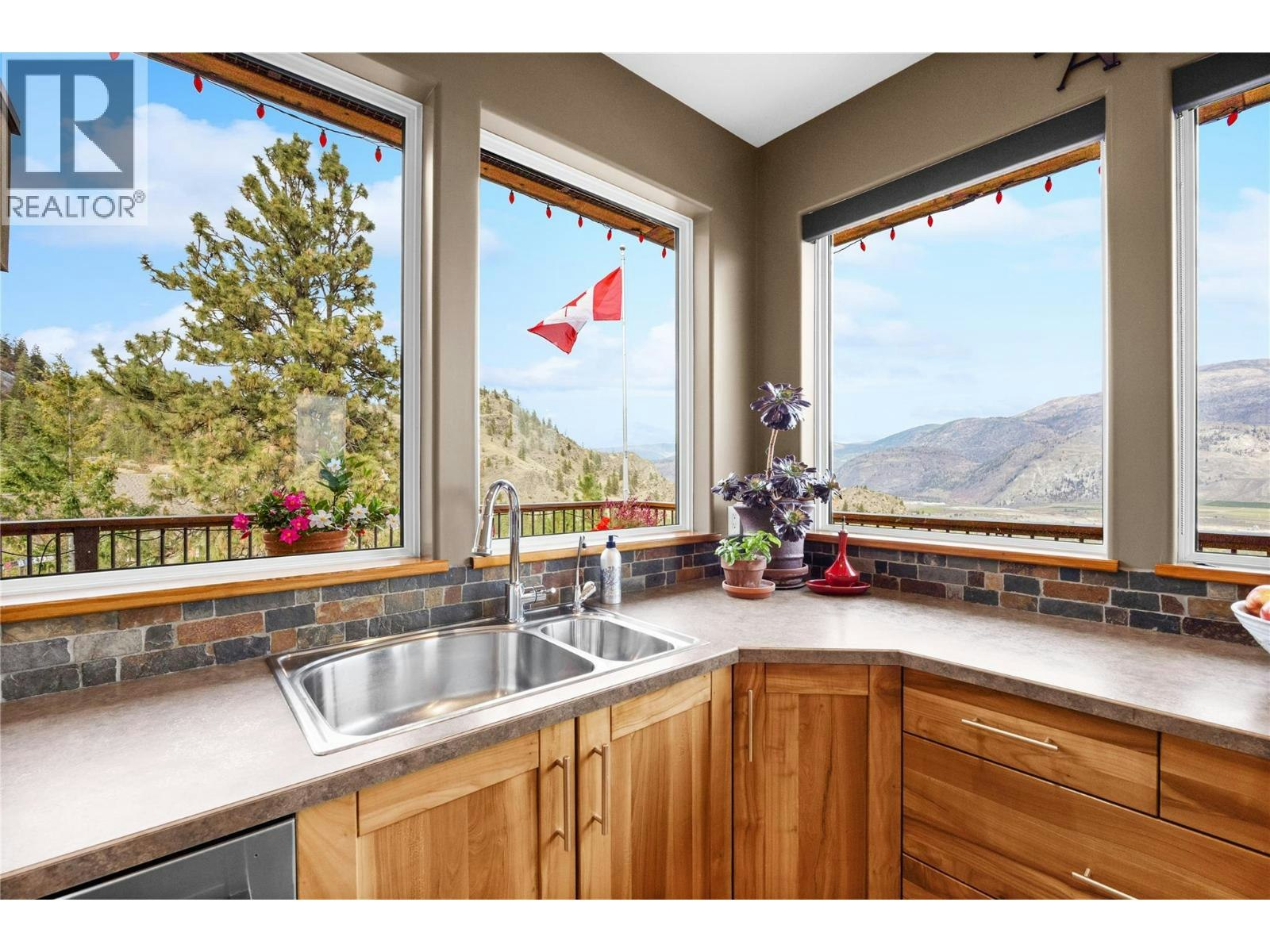 594 Wilson Mountain Road, Oliver, BC, V0H 1T5 - 10