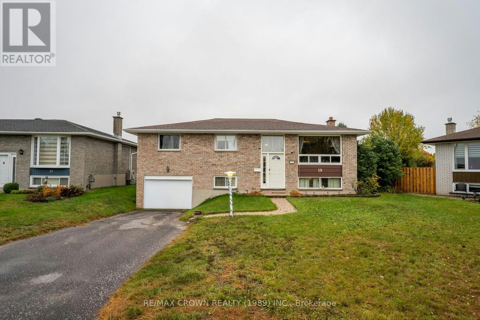 19 Knox Court, North Bay, ON, P1A 2P6