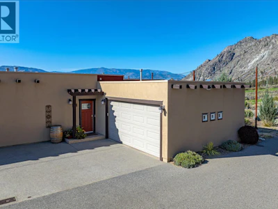 6-2000 Valleyview Drive - 2