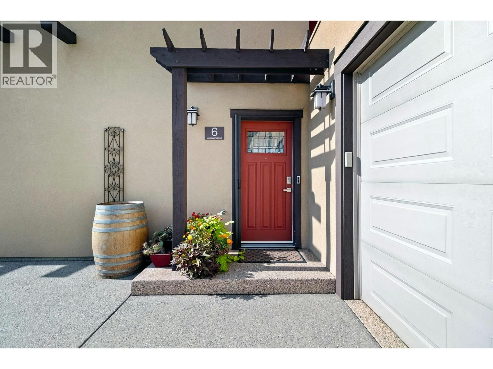 6-2000 Valleyview Drive - 3
