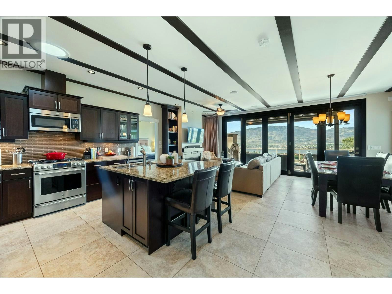 6-2000 Valleyview Drive - 4