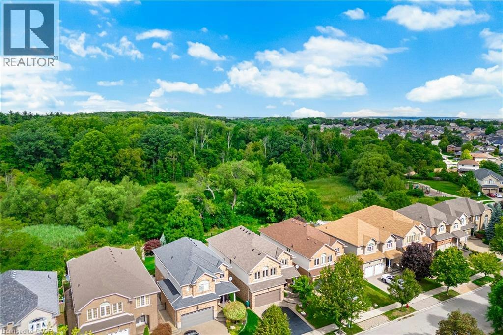 84 Meadowbank Drive, Hamilton, ON, L9B 2Y1