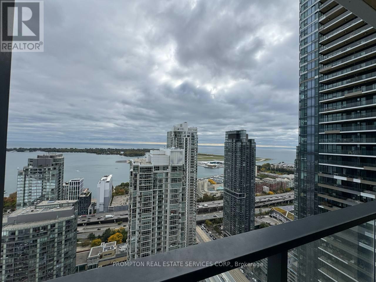 4703-1 Concord Cityplace Way, Toronto, ON, M5V 0X3 - 4