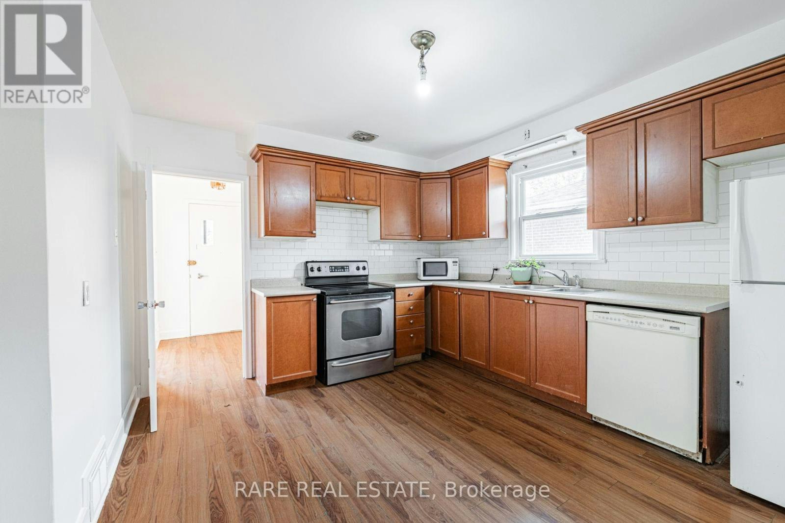 MAIN-14 Alexis Boulevard, Toronto, ON, M3H 2P3 - 12