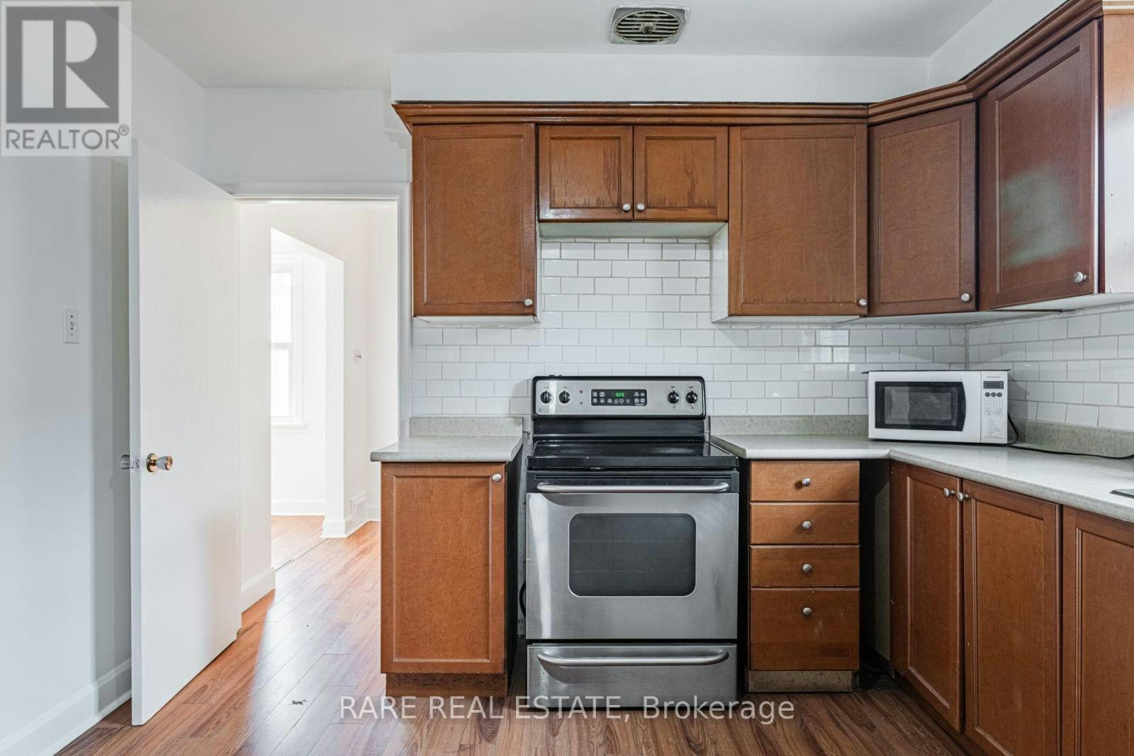MAIN-14 Alexis Boulevard, Toronto, ON, M3H 2P3 - 14