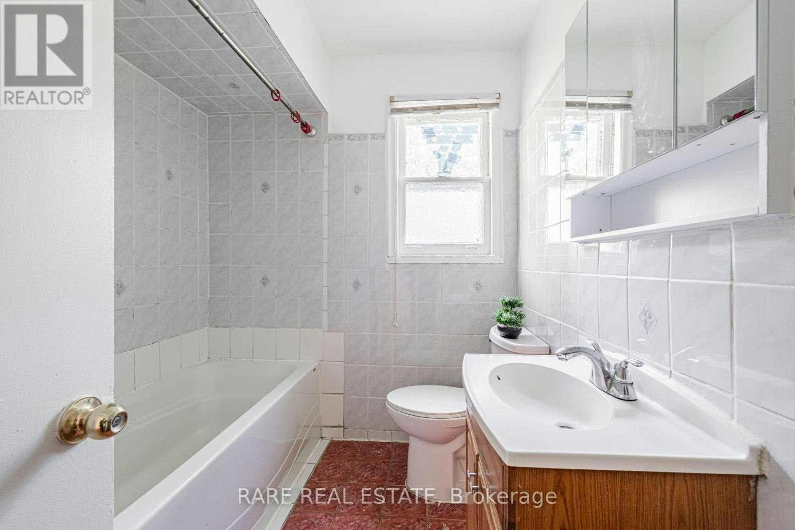 MAIN-14 Alexis Boulevard, Toronto, ON, M3H 2P3 - 17