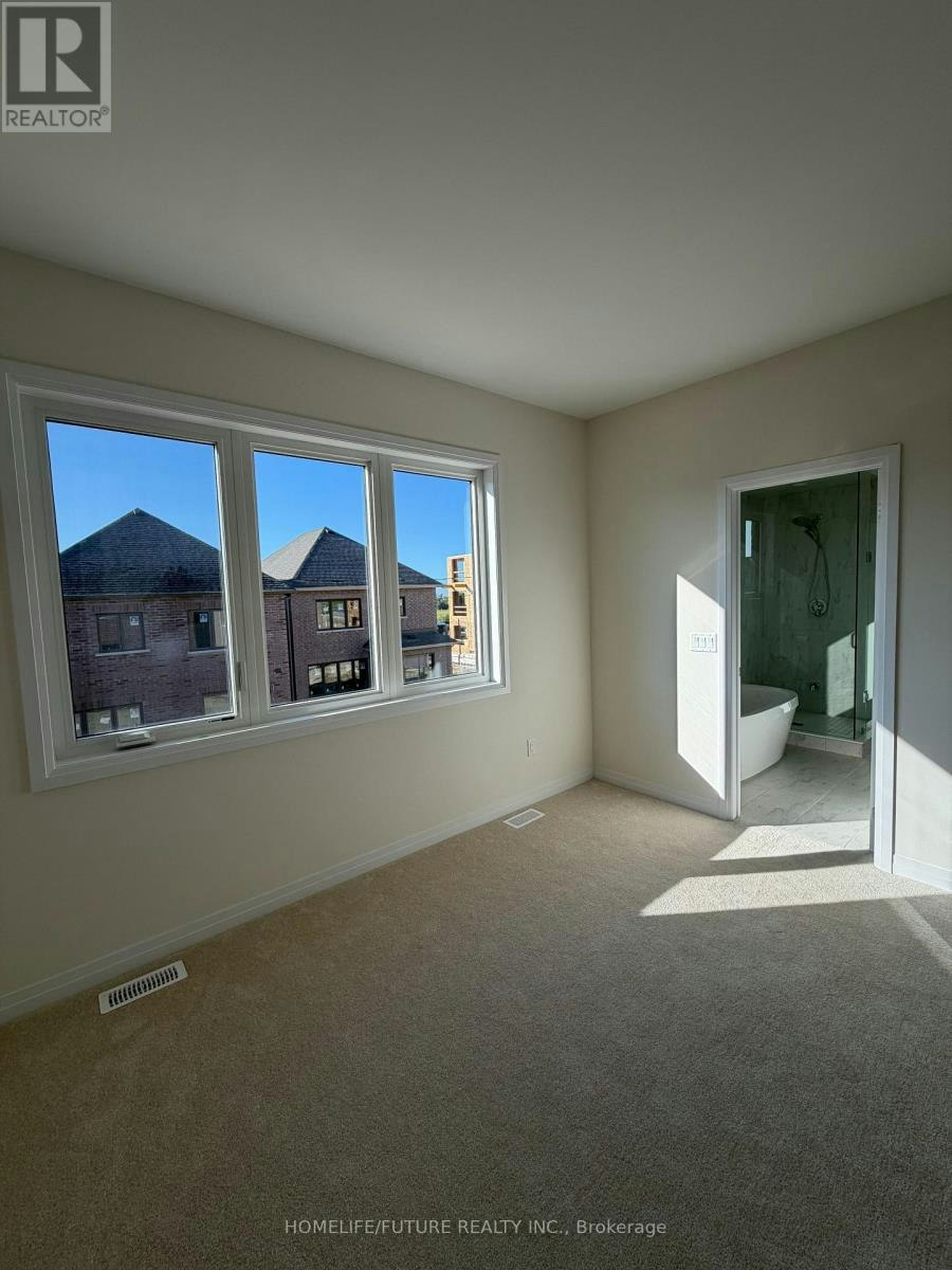 33 Ivy Run Crescent, Whitby, ON, L1M 2A7 - 3