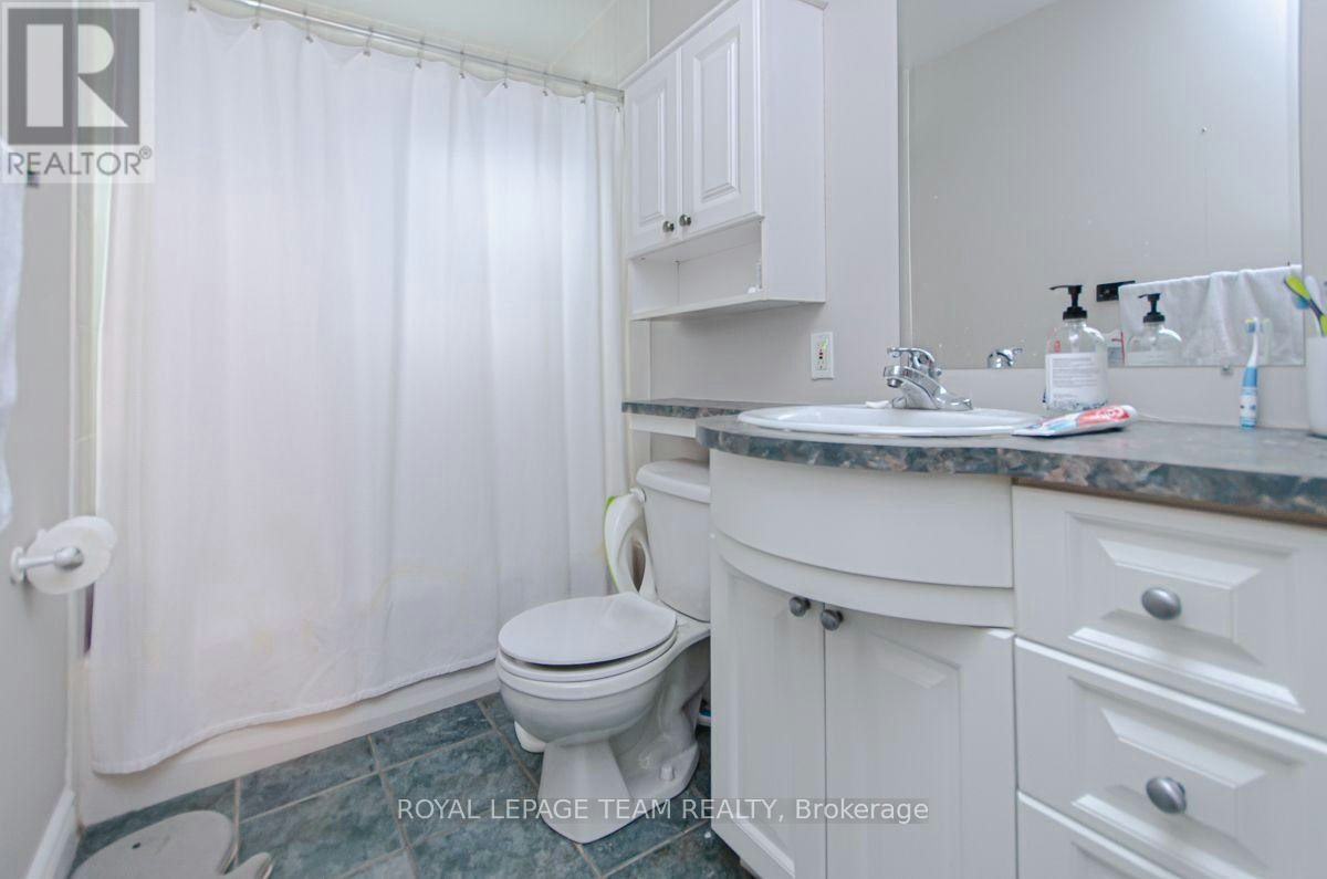 114 Withrow Avenue, Ottawa, ON, K2G 2J7 - 14