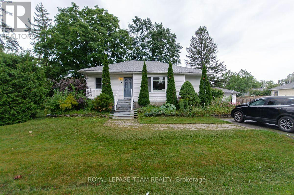 114 Withrow Avenue, Ottawa, ON, K2G 2J7 - 2