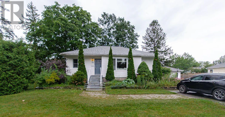 114 Withrow Avenue, Ottawa, ON, K2G 2J7 - 2