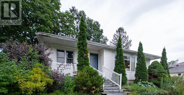 114 Withrow Avenue, Ottawa, ON, K2G 2J7 - 3