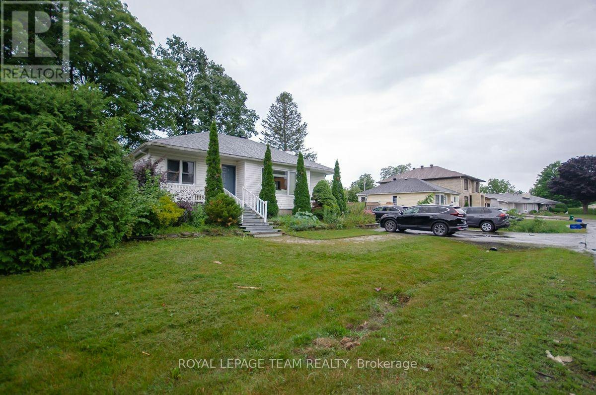 114 Withrow Avenue, Ottawa, ON, K2G 2J7 - 4