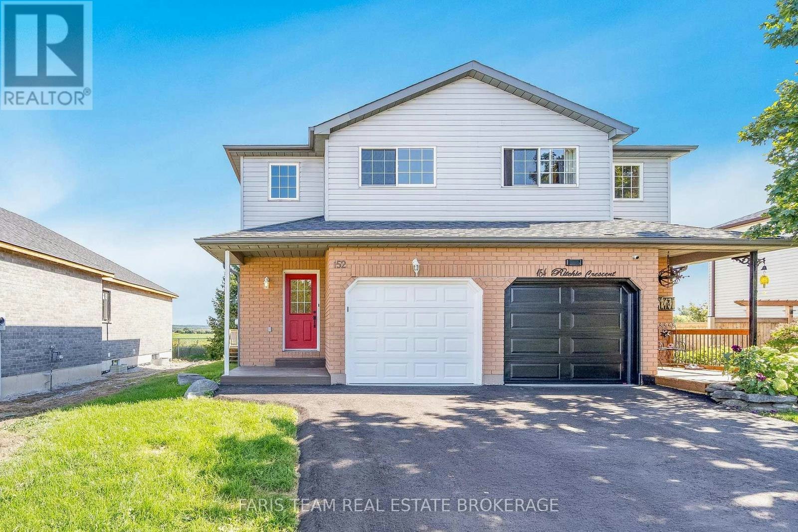 152 Ritchie Crescent, Springwater, ON, L0L 1P0