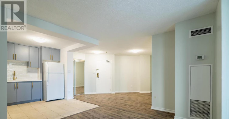 306-3559 Eglinton Avenue W, Toronto, ON, M6M 5C6 - 7