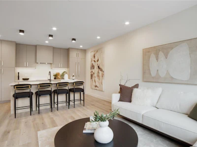 472 Lanfranco Road - 3