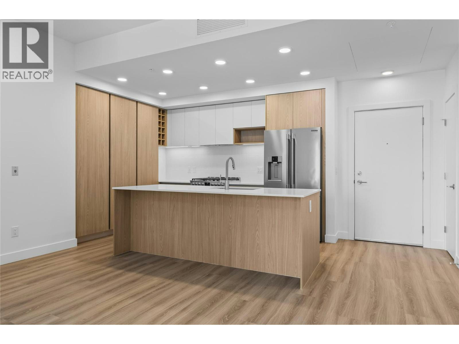 208-2760 Olalla Road - 2