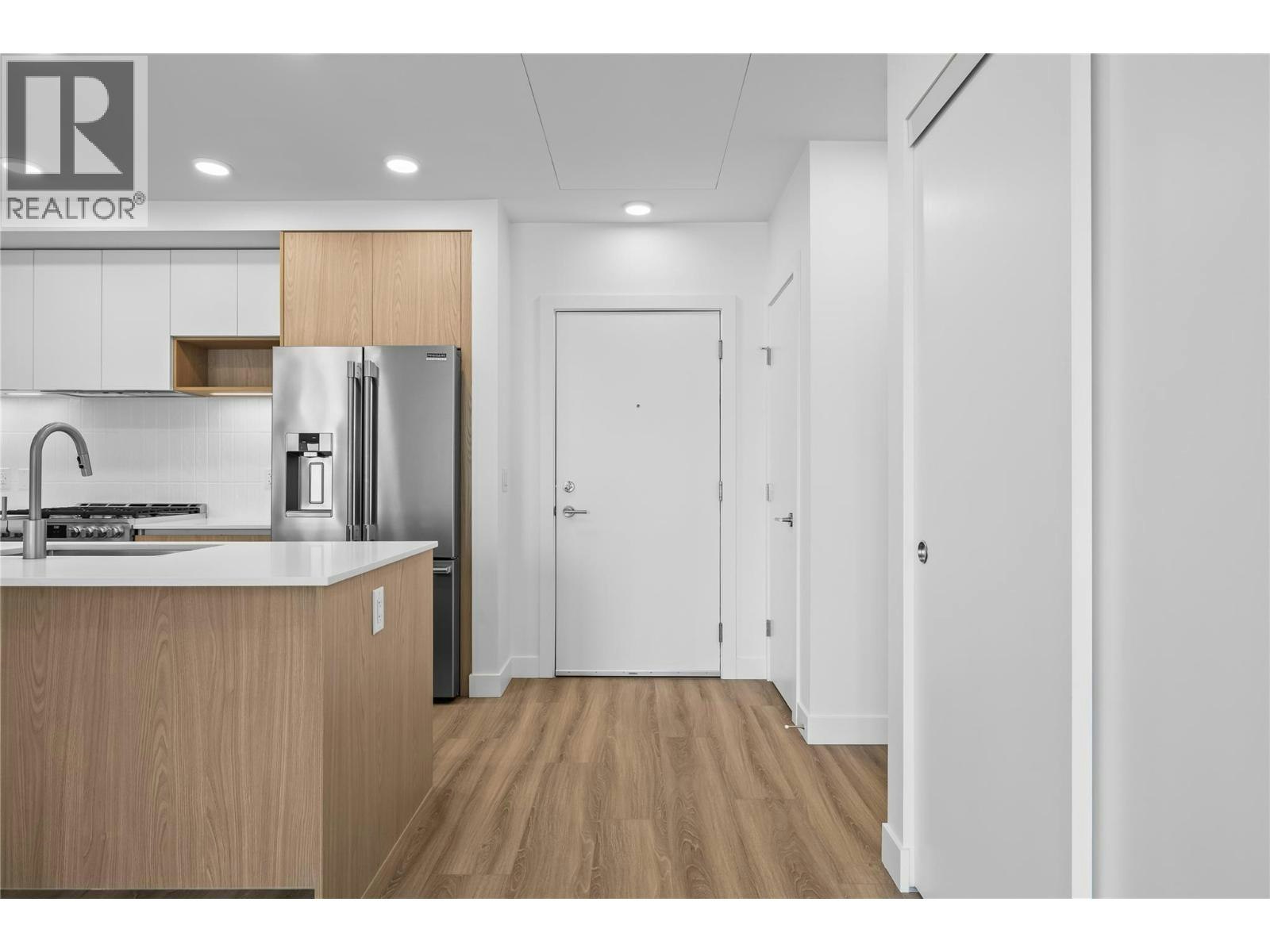 208-2760 Olalla Road - 4