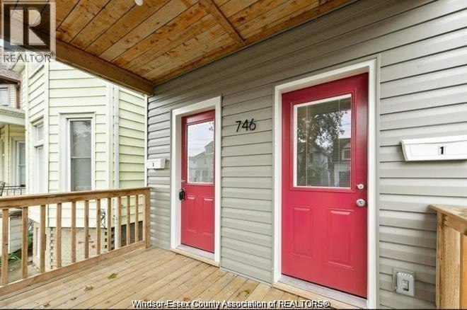 UPPER-746 Dougall Avenue, Windsor, ON, N9A 4P8 - 2