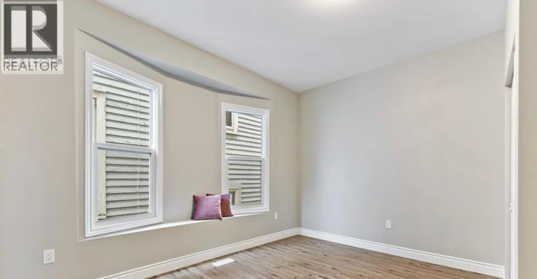 UPPER-746 Dougall Avenue, Windsor, ON, N9A 4P8 - 5