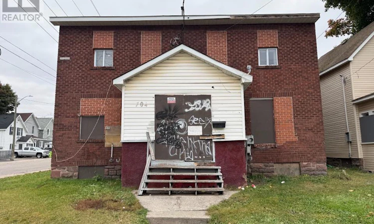 104 Albert Street E