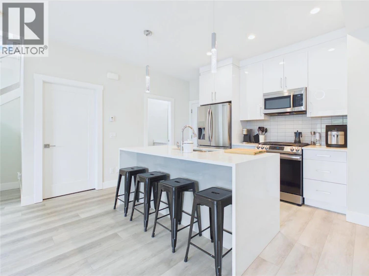7-115 Wyndham Crescent, Kelowna, BC, V1V 1Z2 - 8
