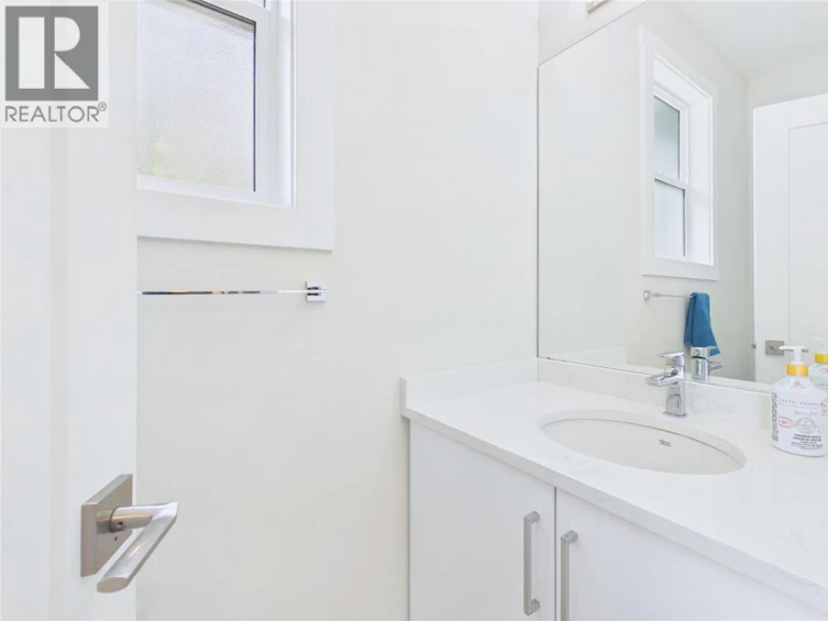 7-115 Wyndham Crescent, Kelowna, BC, V1V 1Z2 - 13