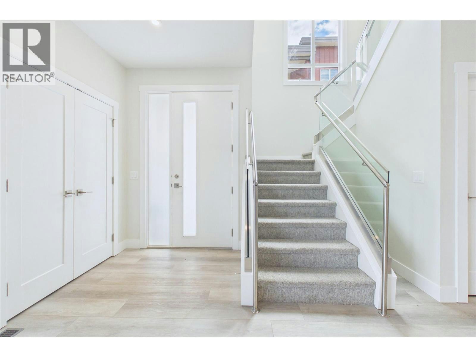 7-115 Wyndham Crescent, Kelowna, BC, V1V 1Z2 - 3