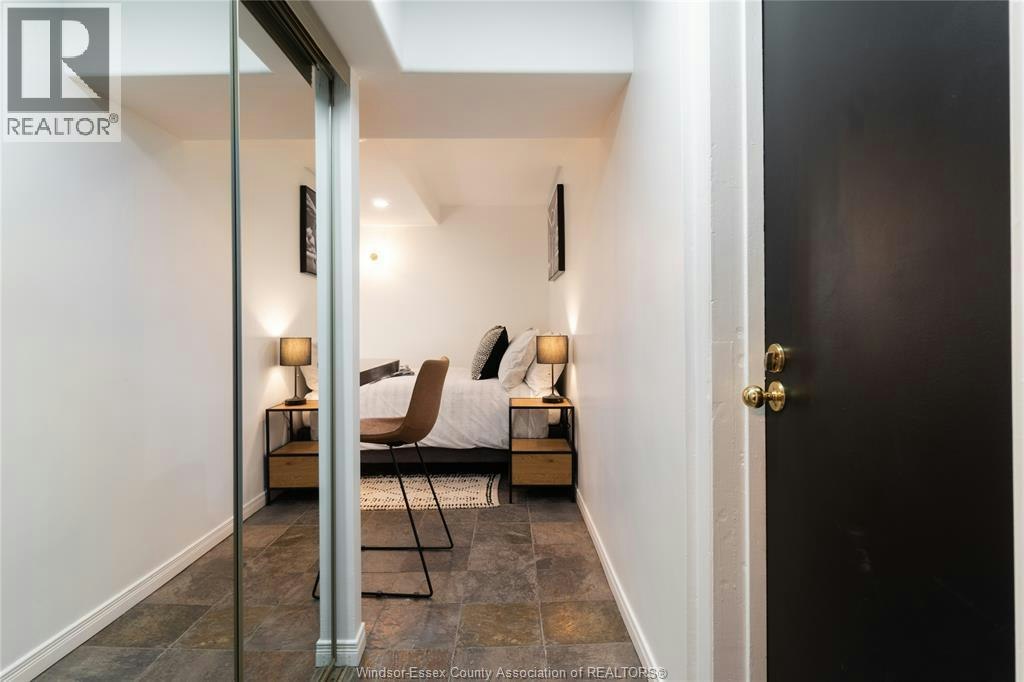 9-269 Randolph Place, Windsor, ON, N9B 2T2 - 2