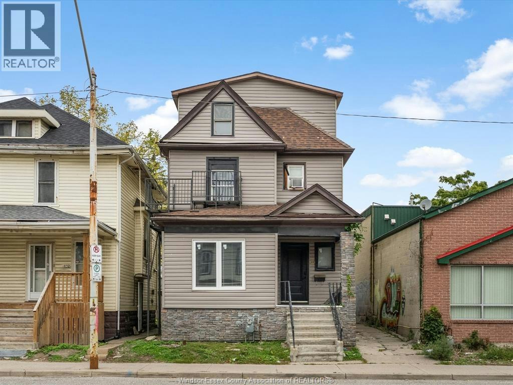 446 Wyandotte Street West, Windsor, ON, N9A 5X4
