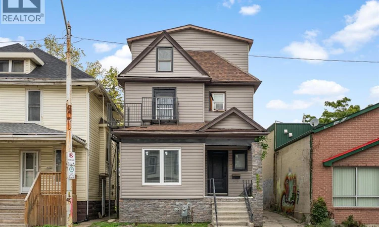 446 Wyandotte Street West