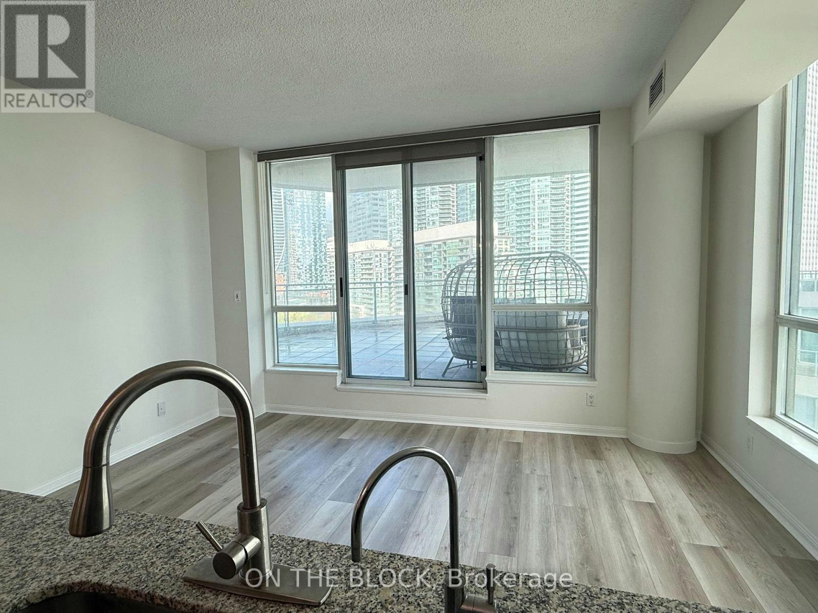 1515-230 Queens Quay W, Toronto, ON, M5J 2Y7 - 6