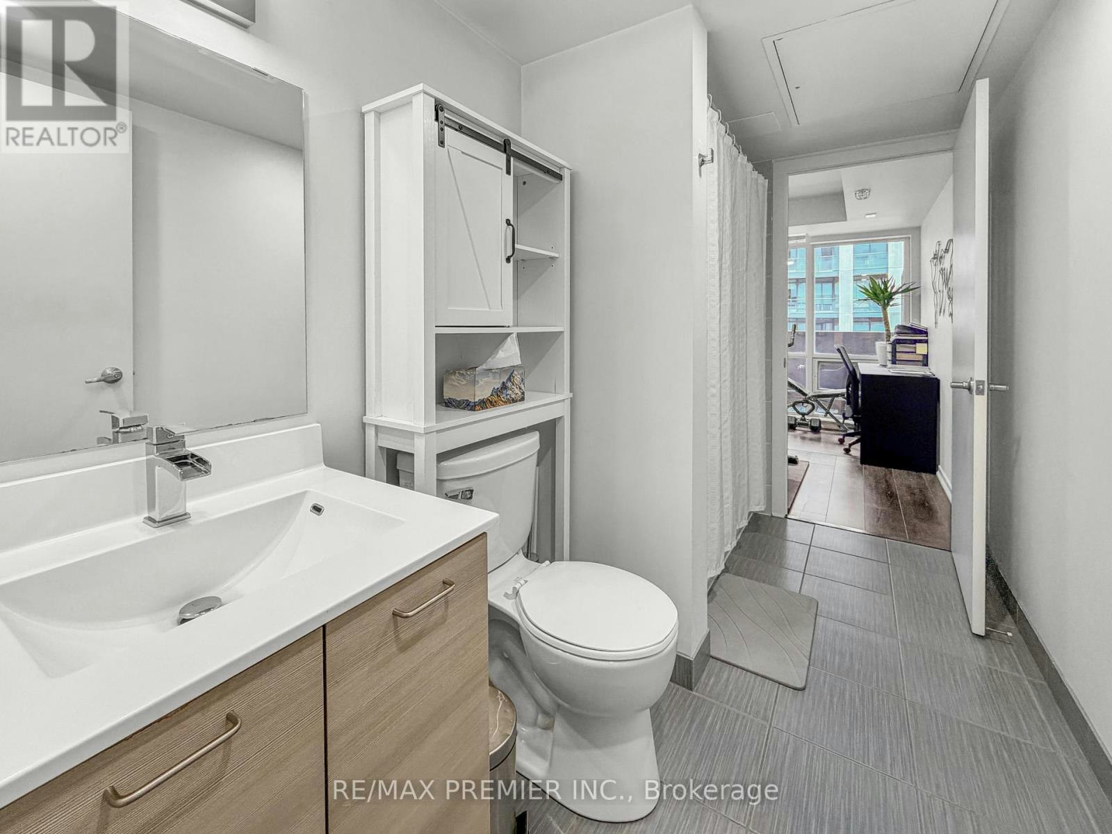 811-20 Joe Shuster Way, Toronto, ON, M6K 0A3 - 8