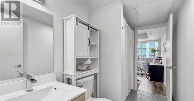 811-20 Joe Shuster Way, Toronto, ON, M6K 0A3 - 8