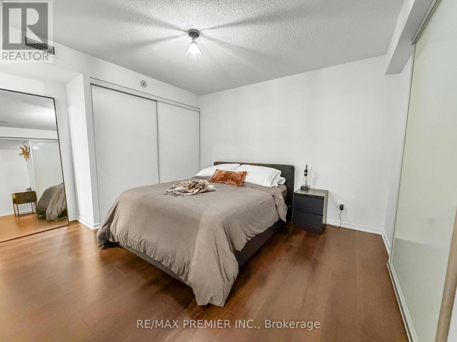 811-20 Joe Shuster Way, Toronto, ON, M6K 0A3 - 5