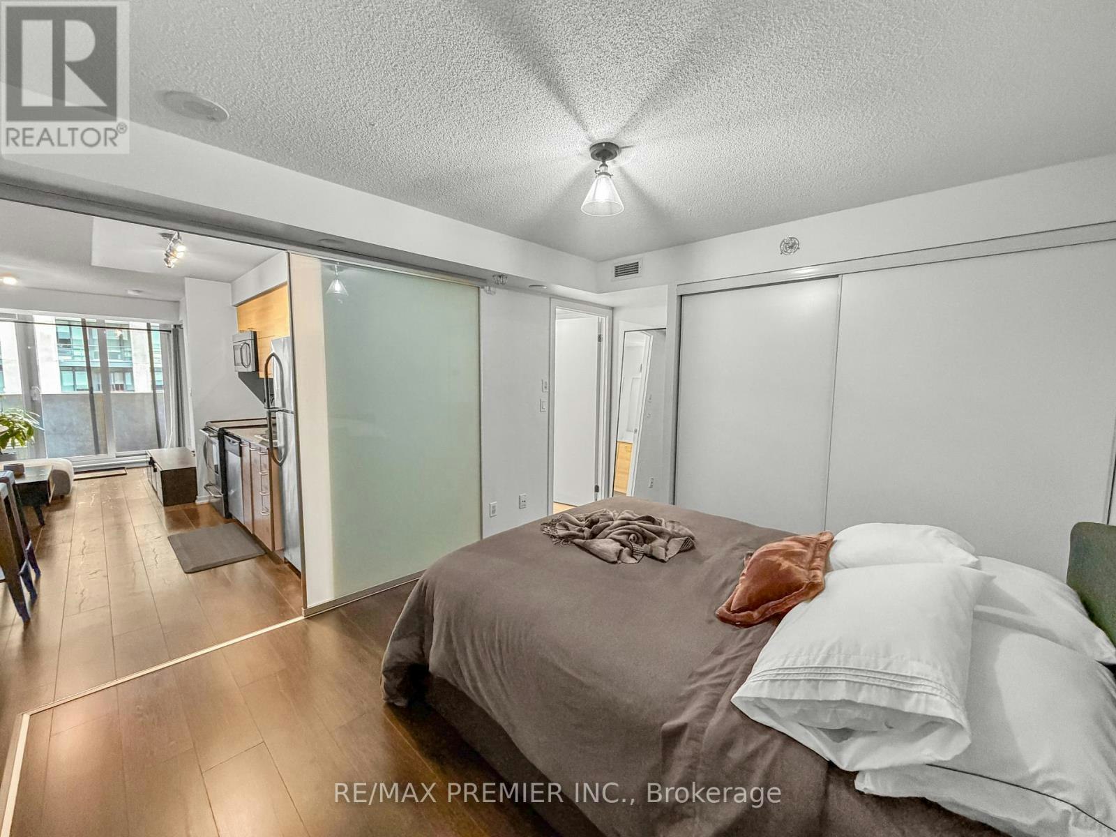 811-20 Joe Shuster Way, Toronto, ON, M6K 0A3 - 6