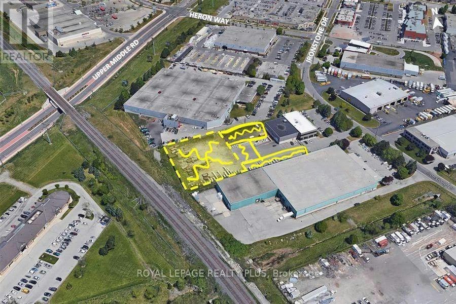 1810 Ironstone Drive, Burlington, ON, L7L 5V3 - 2