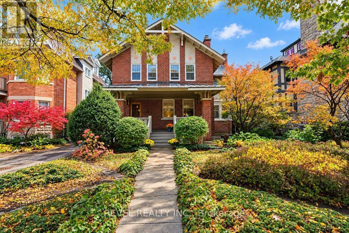 204 Clemow Avenue, Ottawa, ON, K1S 2B4