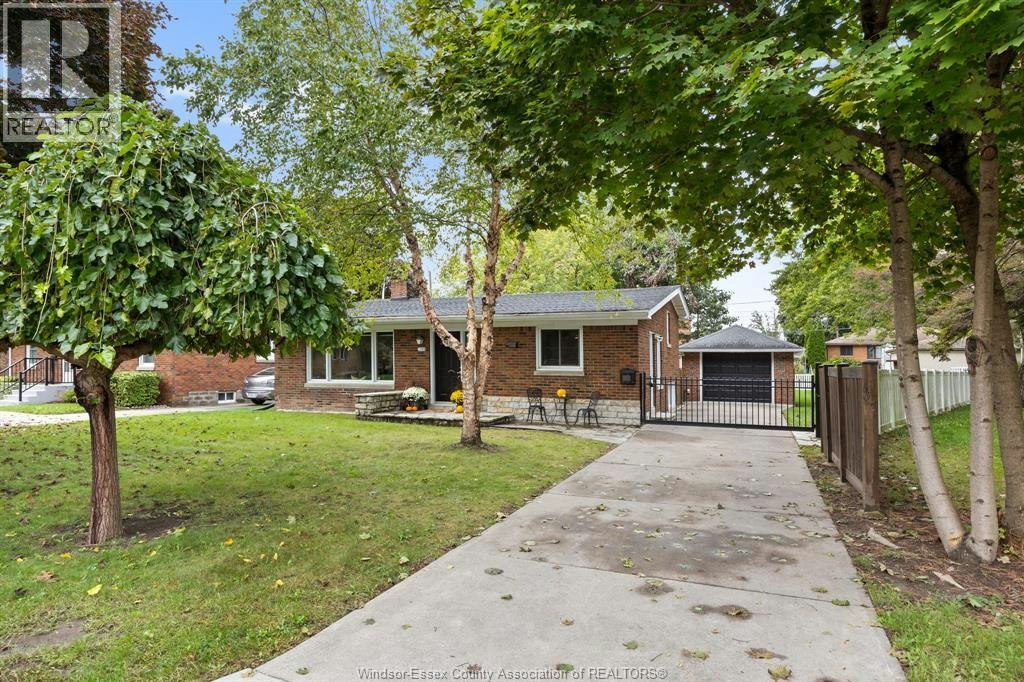 1109 Parkview Avenue, Windsor, ON, N8S 2X8