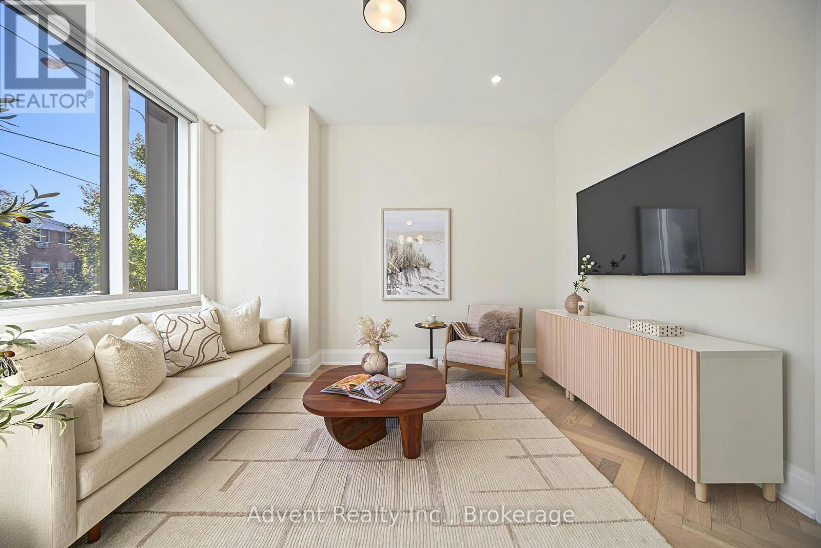 3-18 Greenbriar Road, Toronto, ON, M2K 0G7