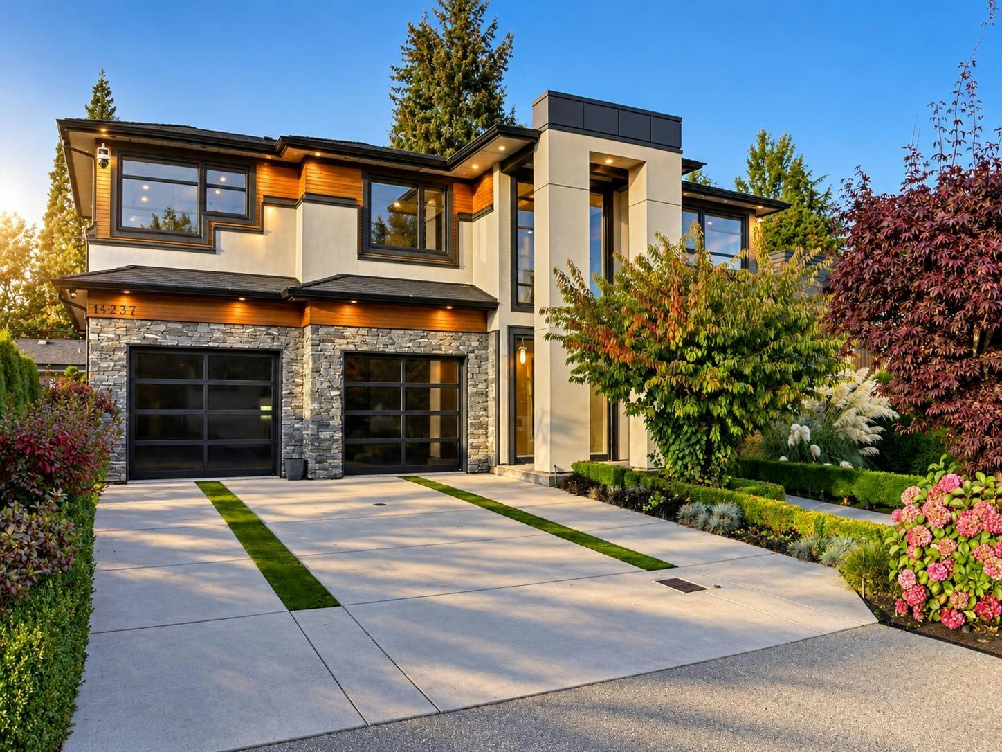 14237 Vine Avenue, Surrey, BC, V4B 2S9