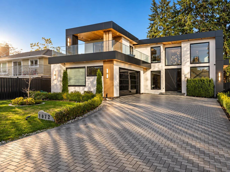 1072 Habgood Street, Surrey, BC, V4B 4W8